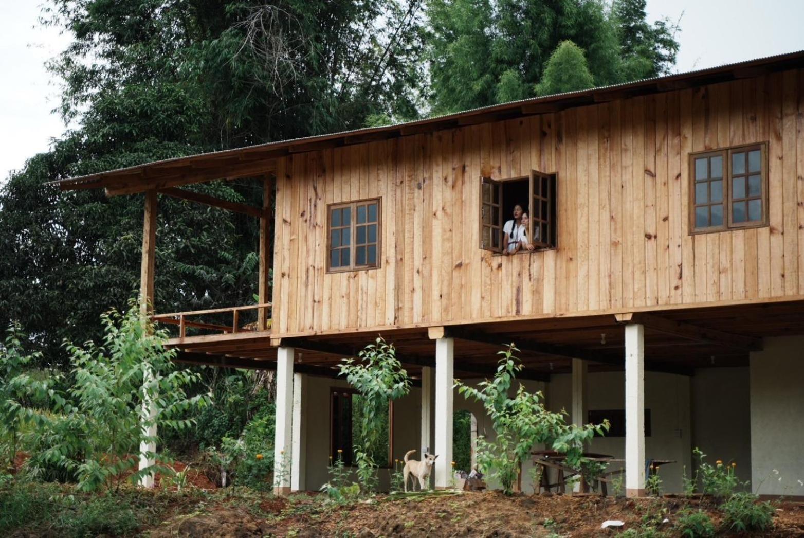 Por Joi ,Por Dee House Vandrarhem Chiang Mai Exteriör bild