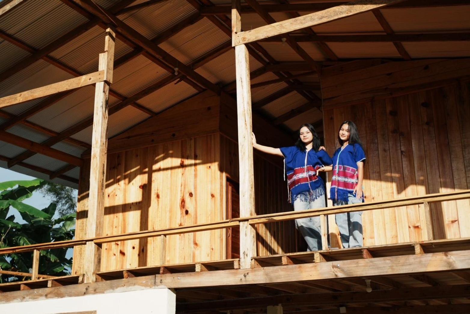 Por Joi ,Por Dee House Vandrarhem Chiang Mai Exteriör bild