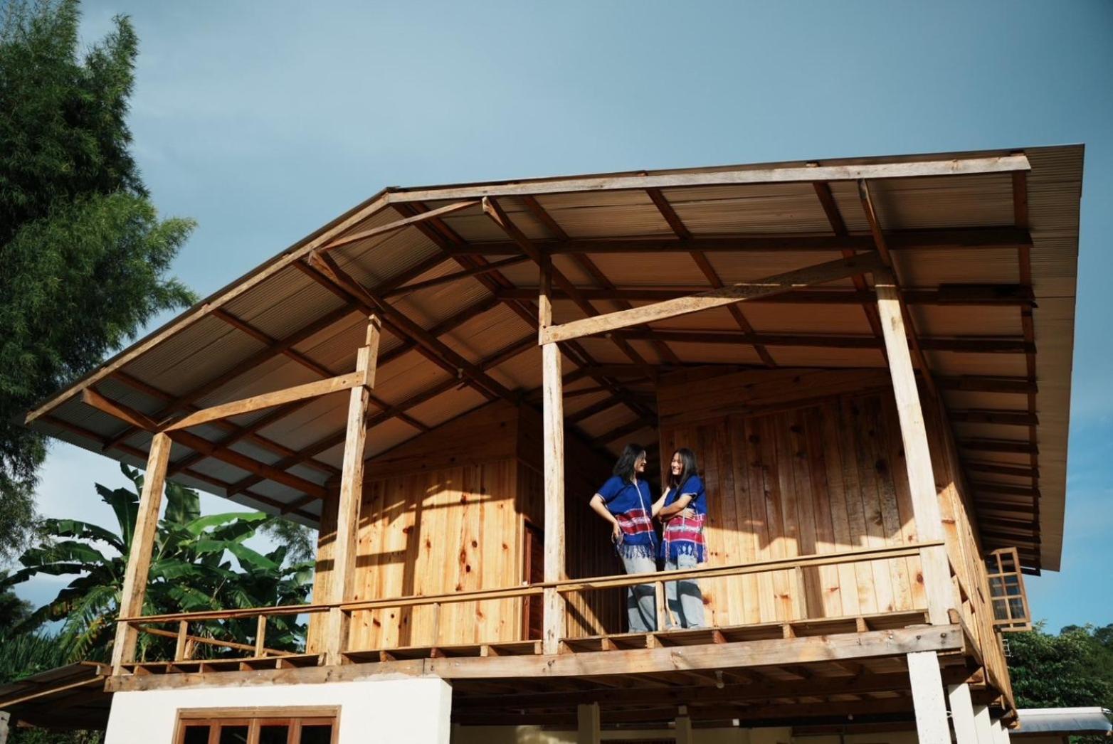 Por Joi ,Por Dee House Vandrarhem Chiang Mai Exteriör bild
