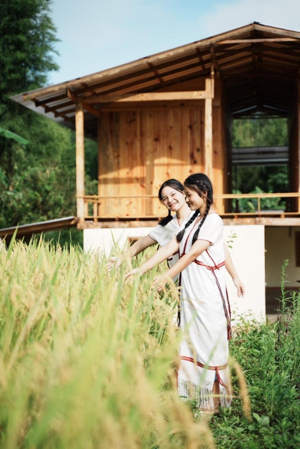 Por Joi ,Por Dee House Vandrarhem Chiang Mai Exteriör bild