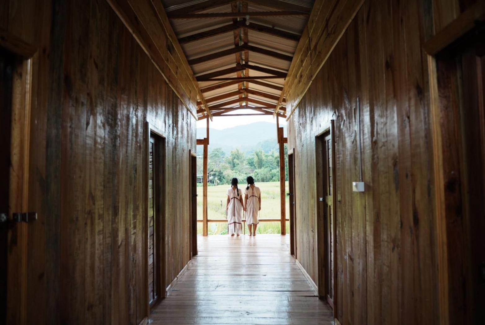 Por Joi ,Por Dee House Vandrarhem Chiang Mai Exteriör bild