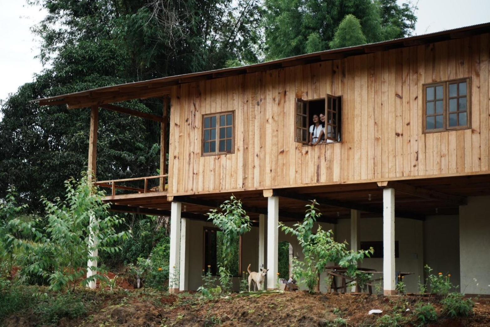 Por Joi ,Por Dee House Vandrarhem Chiang Mai Exteriör bild